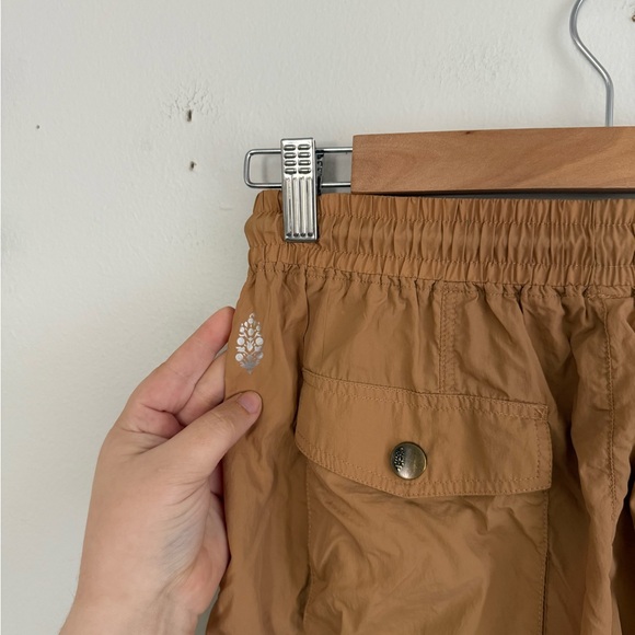 Free People Movement Set Me Free Cargo Pants XS Like NEW! - Picture 5 of 8